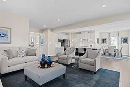 1018 Lacebark Drive photo 4