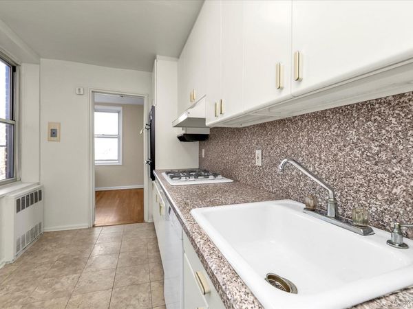 209-80 18 Avenue, Unit 6D, Bayside, NY 11360