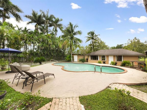 20450 SW 198th Ave, Miami, FL 33187