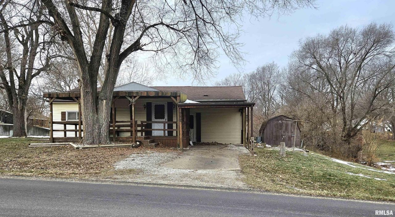 706 N 11th Street, Canton, IL 61520 Main Photo