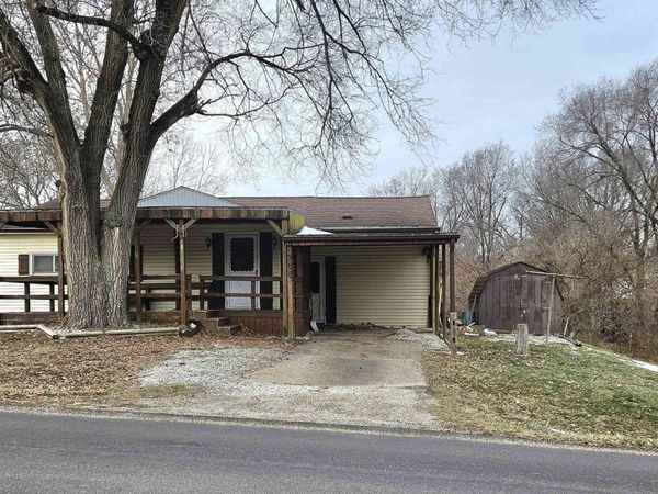 706 N 11TH Street, Canton, IL 61520