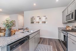 389 Glade Ct. photo 4