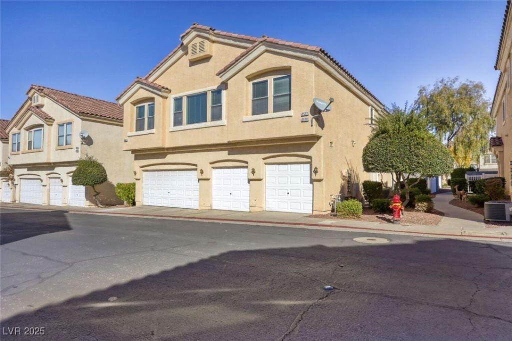 2572 Land Rush Drive, Henderson, NV 89002 Main Photo