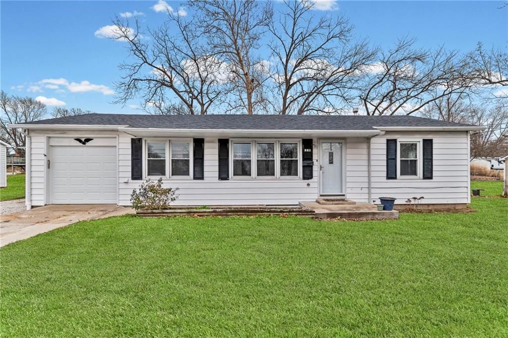 914 N Folger Street, Carrollton, MO 64633 Main Photo