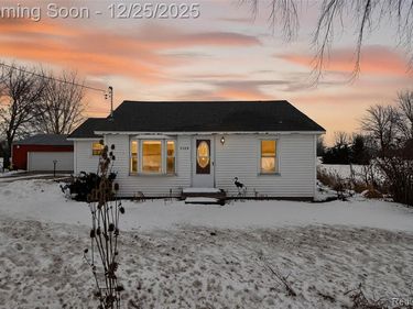 5369 S Mackinaw Road, Bay City, MI 48706