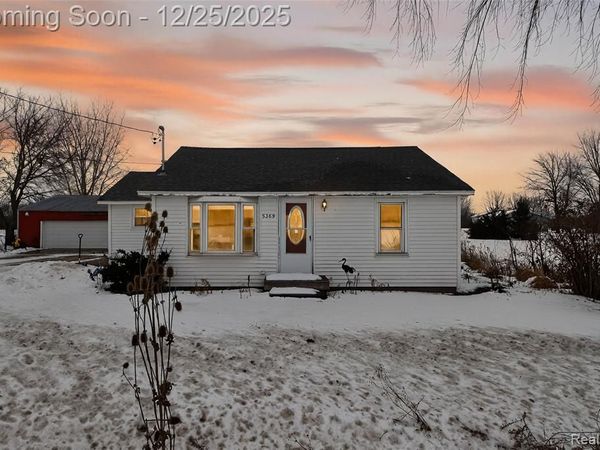 5369 S Mackinaw Road, Bay City, MI 48706
