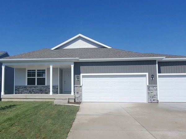 1049 Hillside Place, Polk City, IA 50226