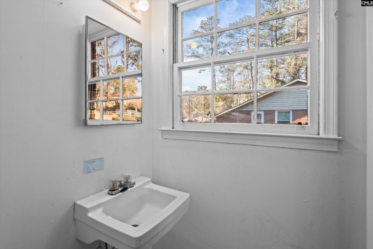 520 Newburgh Drive Photo 14