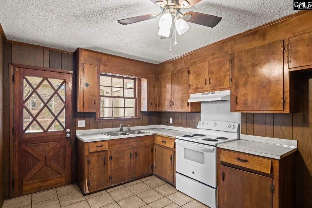 520 Newburgh Drive Photo 7