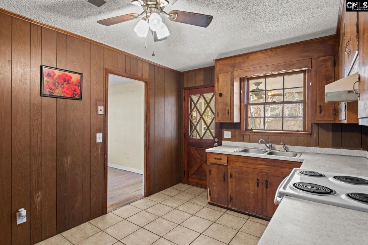 520 Newburgh Drive Photo 8