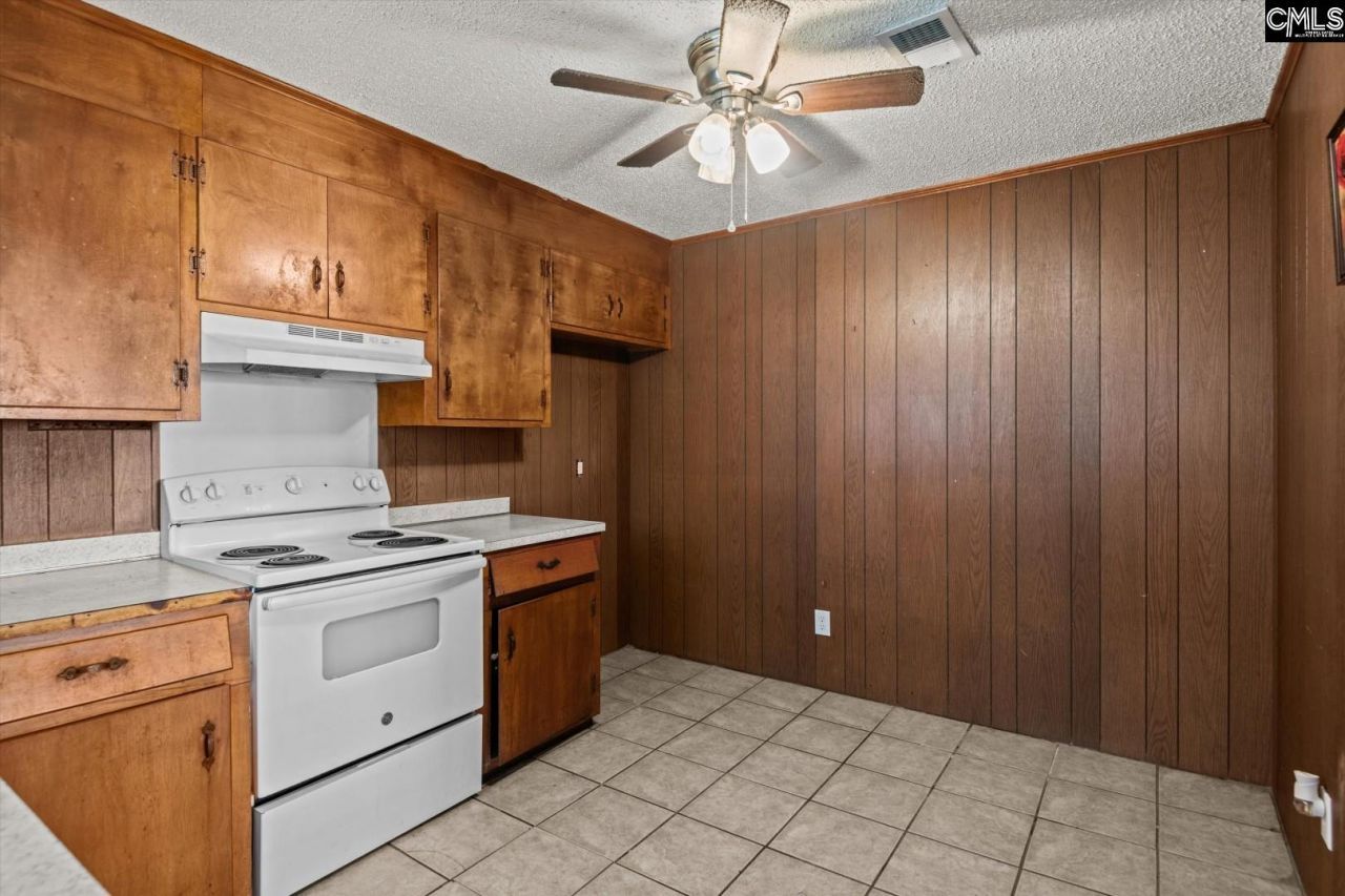 520 Newburgh Drive Photo 9