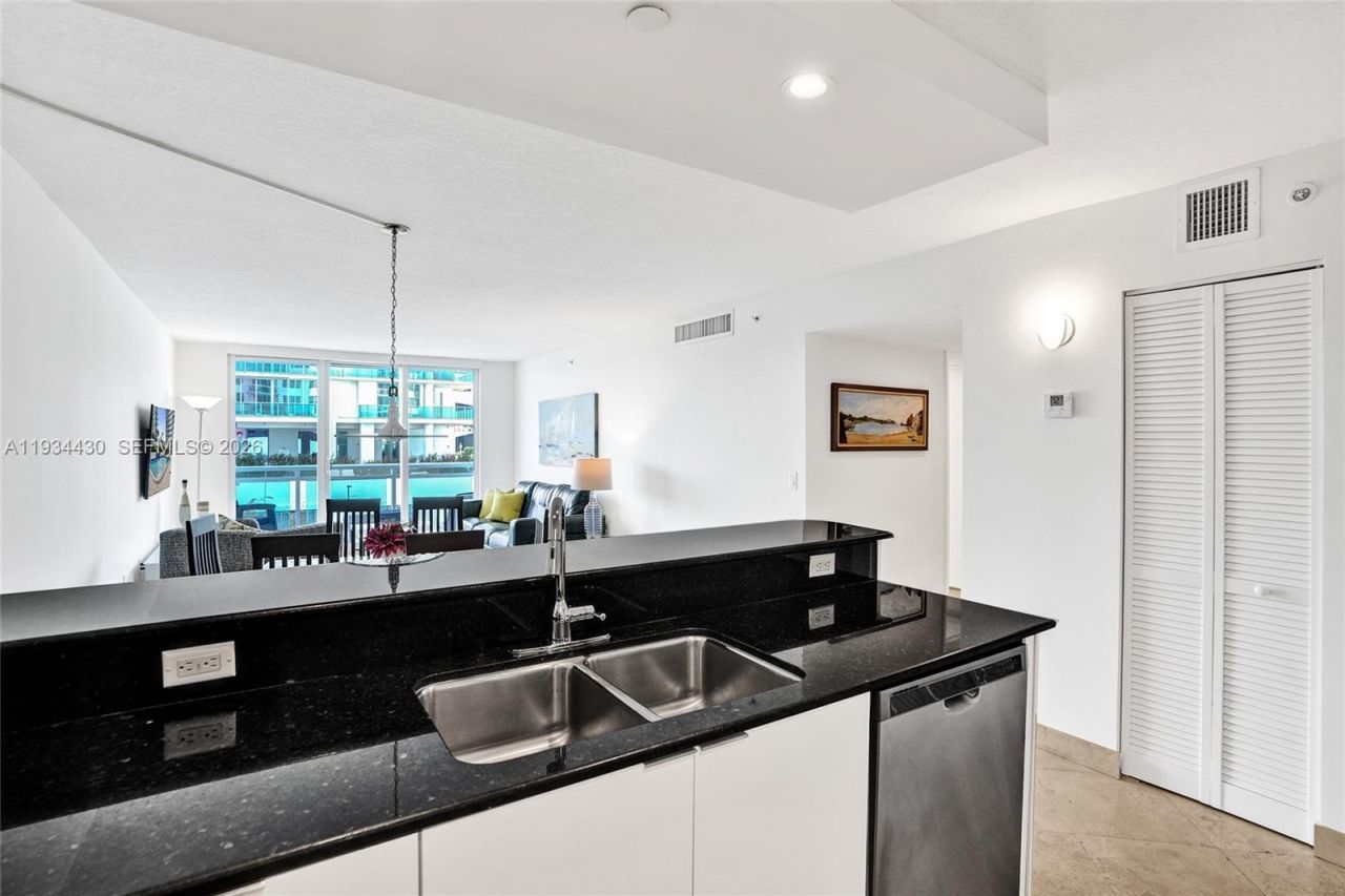 6917 Collins Ave, Unit 503, Miami Beach, FL 33141 Photo