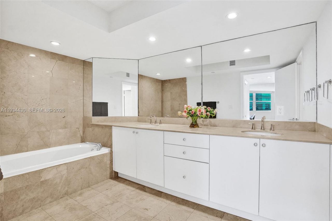 6917 Collins Ave, Unit 503, Miami Beach, FL 33141 Photo