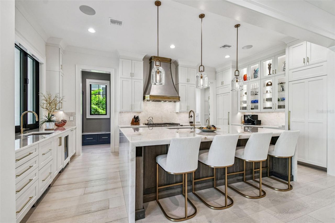 2915 W Harbor View Avenue, Tampa, FL 33611 Photo