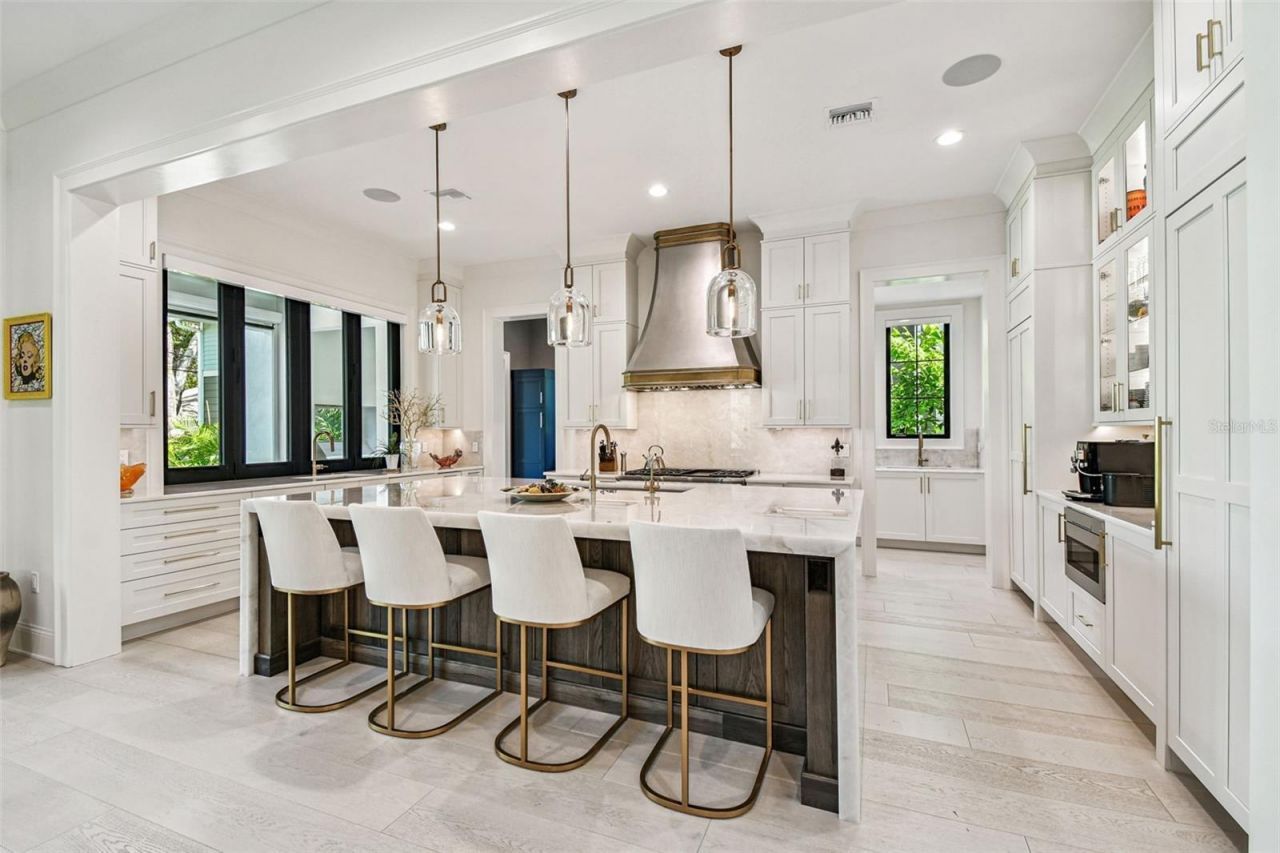 2915 W Harbor View Avenue, Tampa, FL 33611 Photo