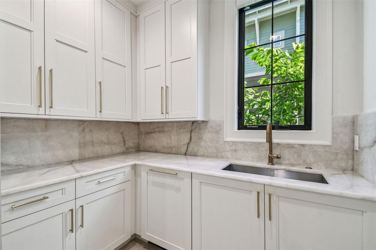 2915 W Harbor View Avenue, Tampa, FL 33611 Photo