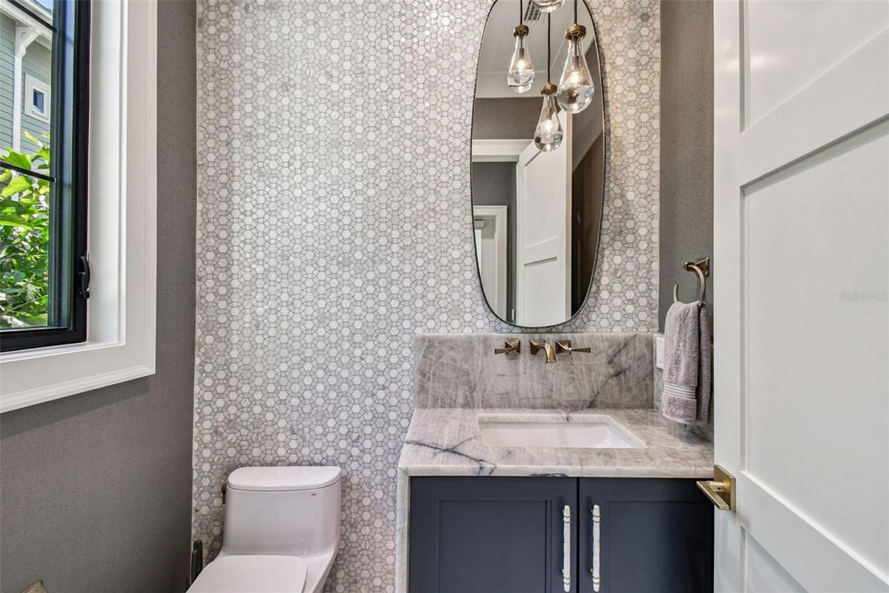 2915 W Harbor View Avenue, Tampa, FL 33611 Photo