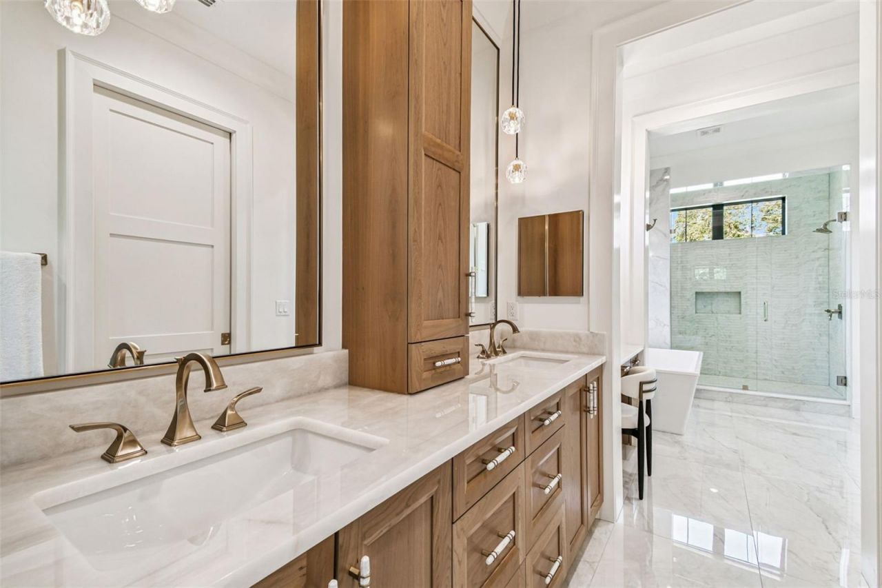 2915 W Harbor View Avenue, Tampa, FL 33611 Photo