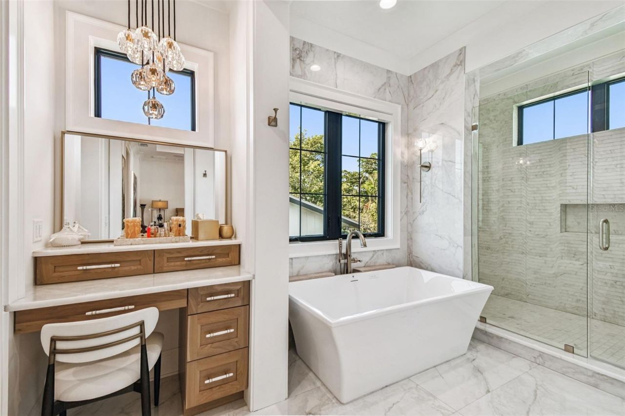 2915 W Harbor View Avenue, Tampa, FL 33611 Photo