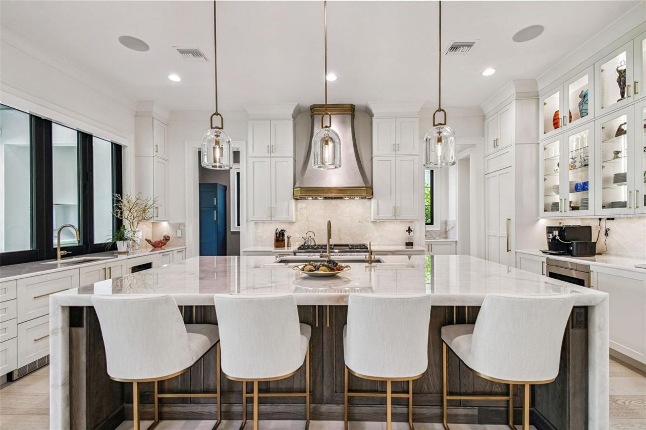 2915 W Harbor View Avenue, Tampa, FL 33611 Photo