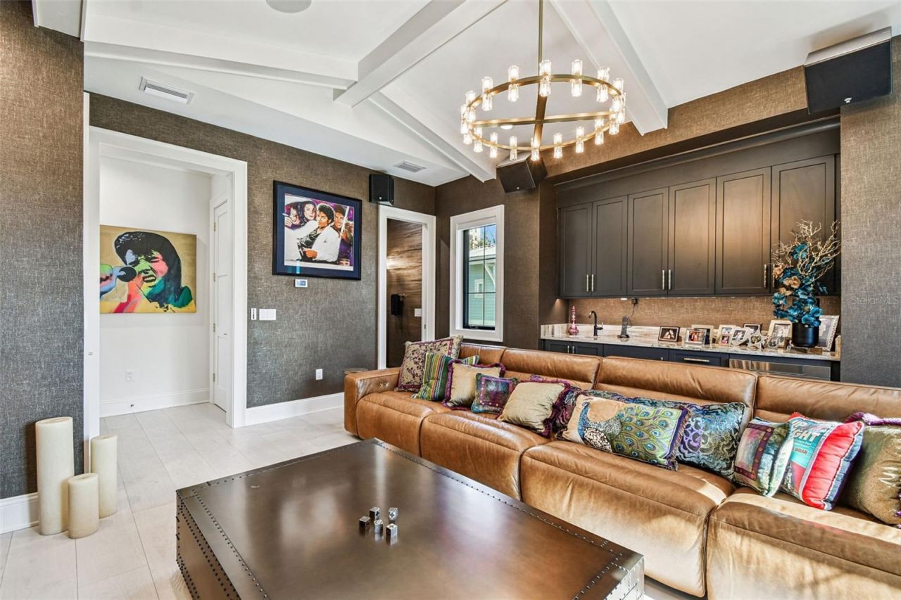 2915 W Harbor View Avenue, Tampa, FL 33611 Photo