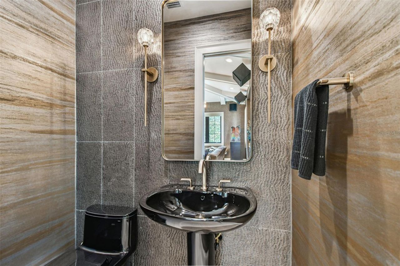 2915 W Harbor View Avenue, Tampa, FL 33611 Photo