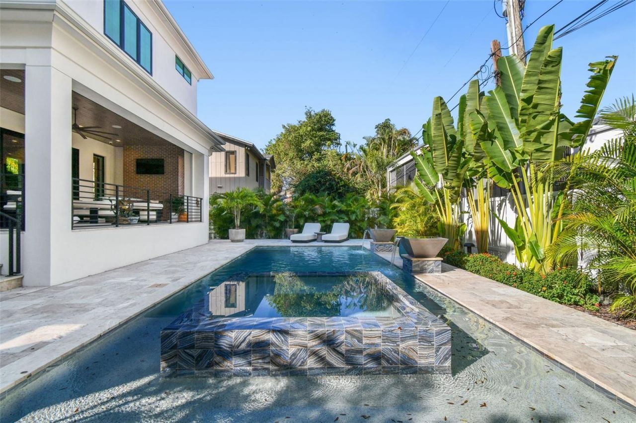 2915 W Harbor View Avenue, Tampa, FL 33611 Photo