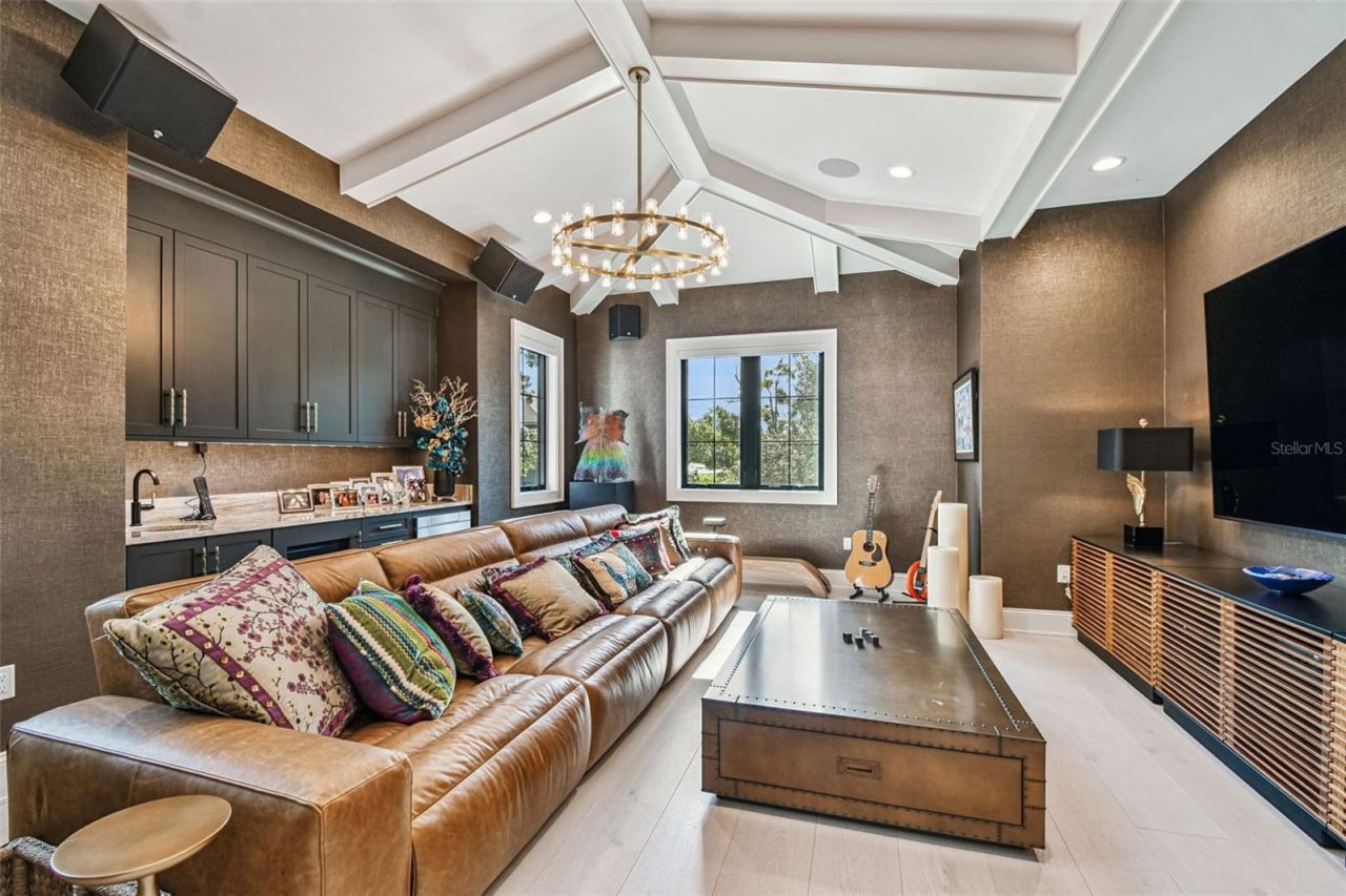 2915 W Harbor View Avenue, Tampa, FL 33611 Photo