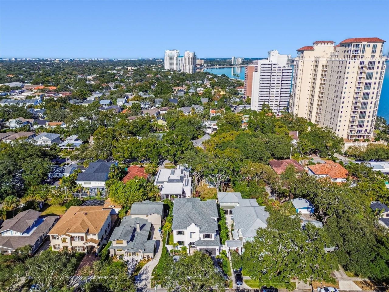 2915 W Harbor View Avenue, Tampa, FL 33611 Photo