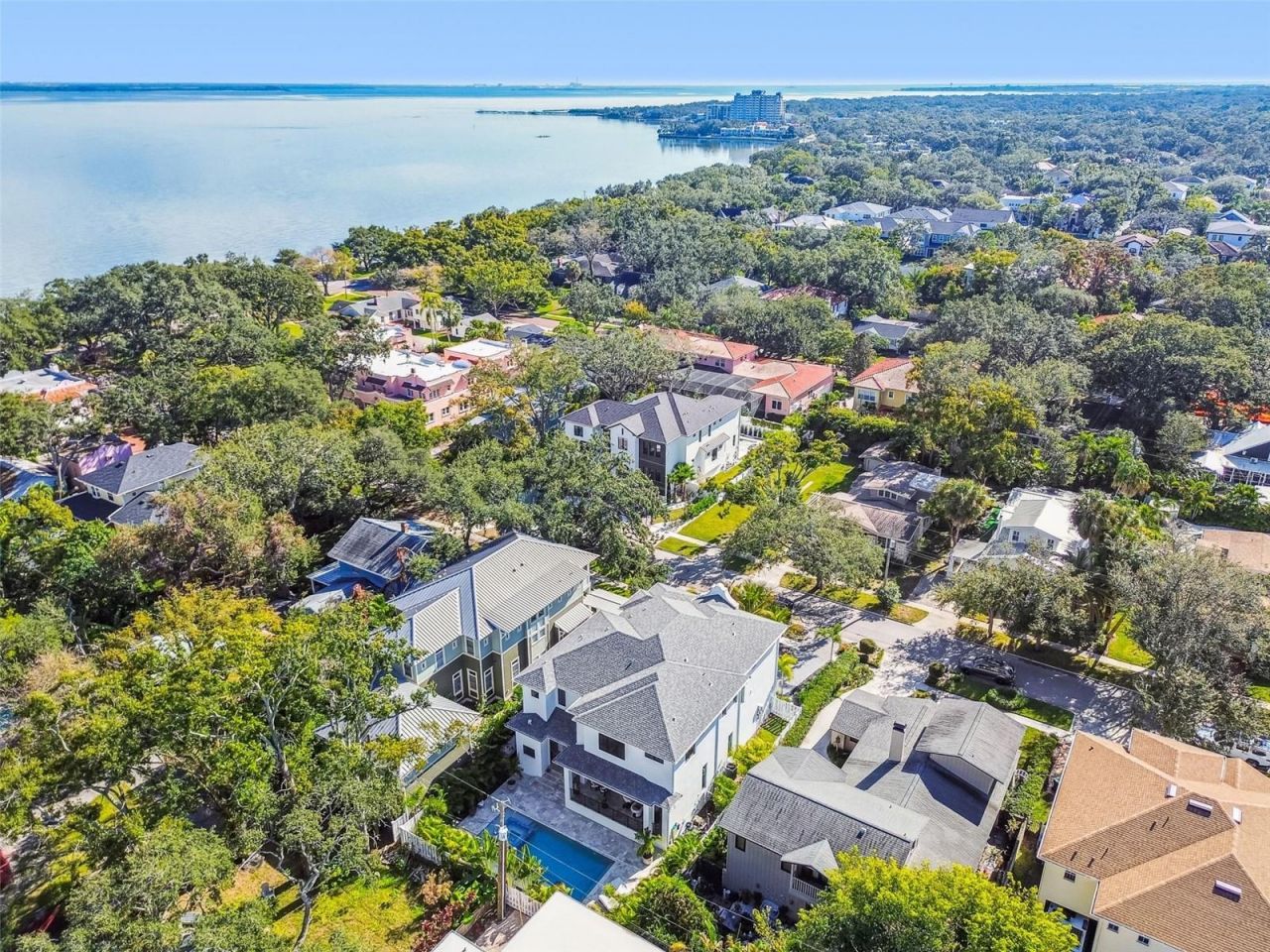 2915 W Harbor View Avenue, Tampa, FL 33611 Photo