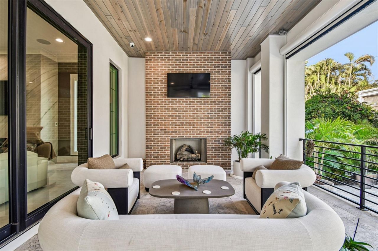 2915 W Harbor View Avenue, Tampa, FL 33611 Photo