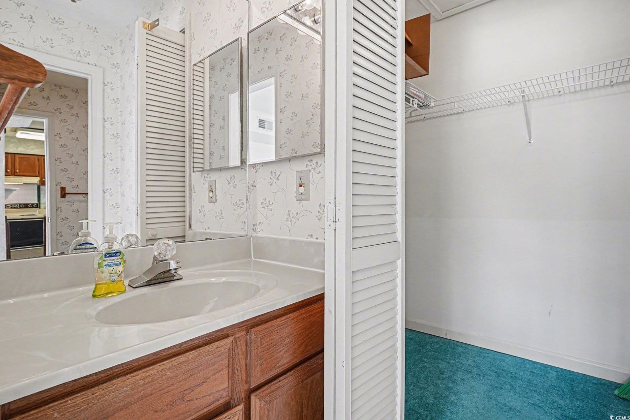 4560 Greenbriar Ln. Photo 13