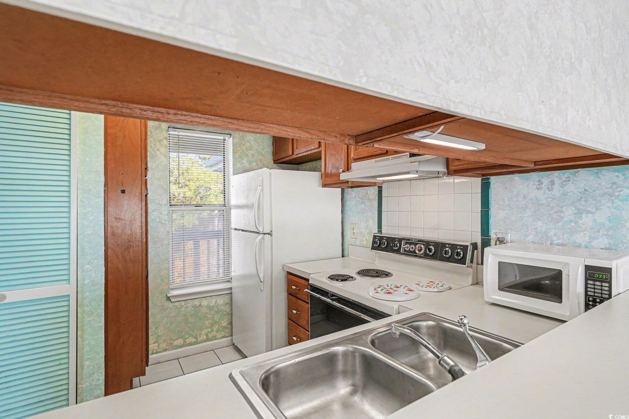 4560 Greenbriar Ln. Photo 6