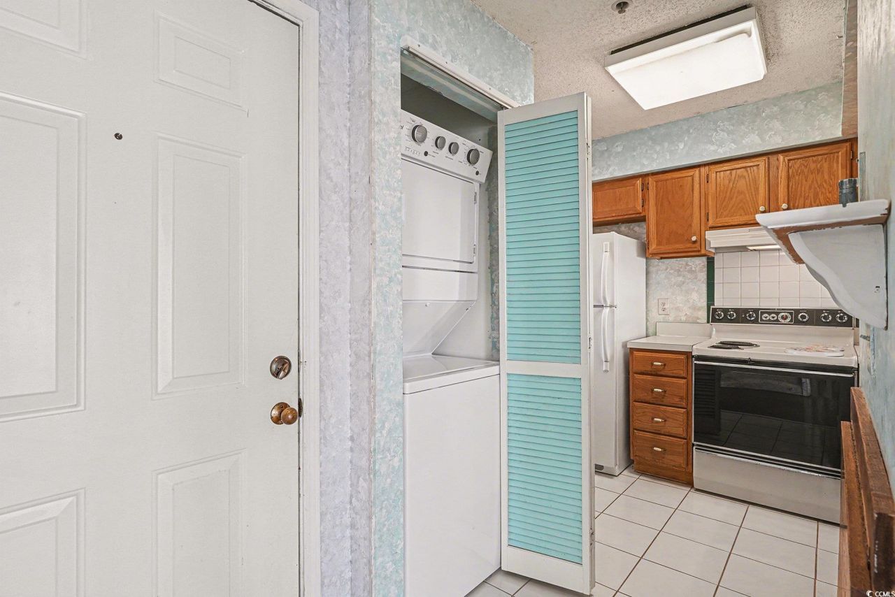 4560 Greenbriar Ln. Photo 8