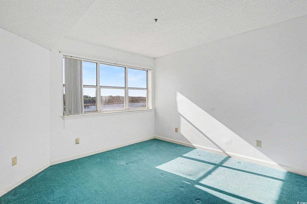 4560 Greenbriar Ln. Photo 9