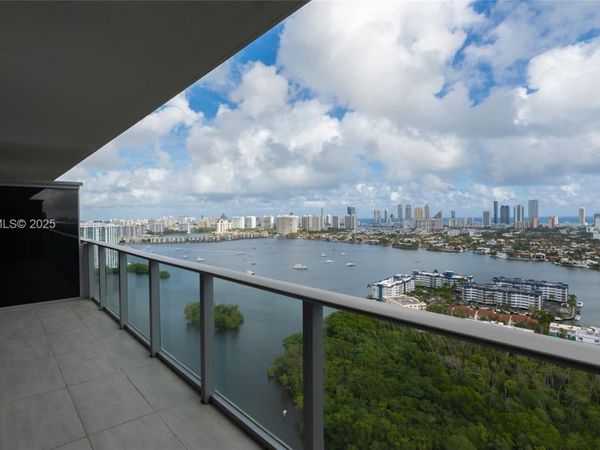 16385 Biscayne Blvd, Unit 3117, North Miami Beach, FL 33160