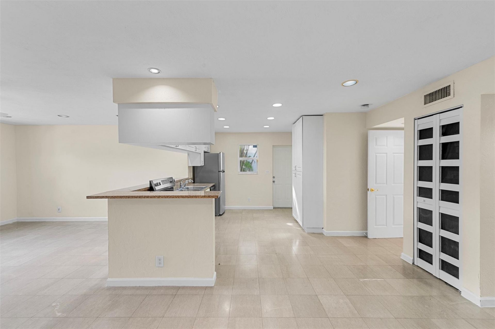 758 NE 13th Court, Unit 7, Fort Lauderdale, FL 33304 Photo