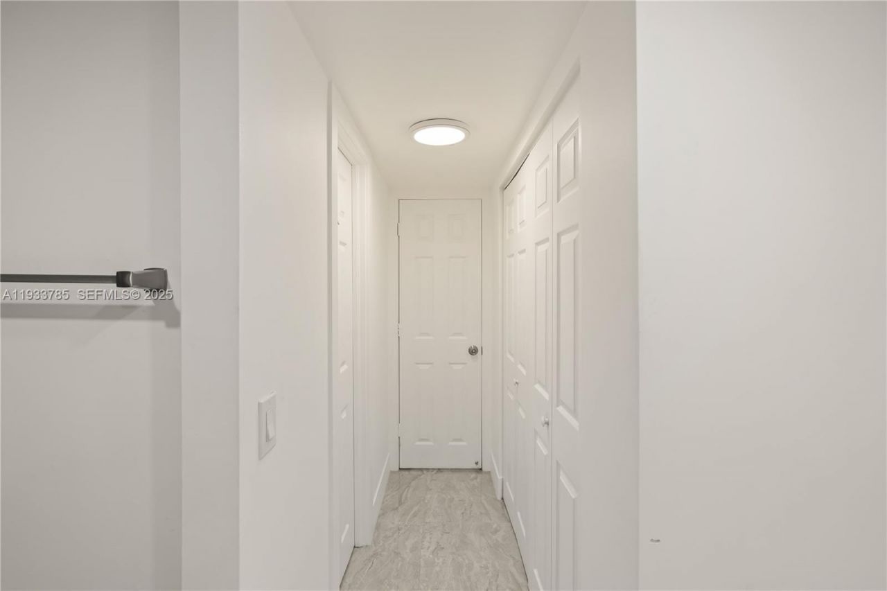 1301 NE Miami Gardens Dr, Unit 1226W, Miami, FL 33179 Photo