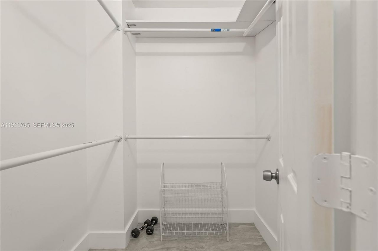 1301 NE Miami Gardens Dr, Unit 1226W, Miami, FL 33179 Photo