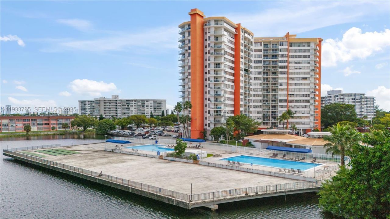 1301 NE Miami Gardens Dr, Unit 1226W, Miami, FL 33179 Photo