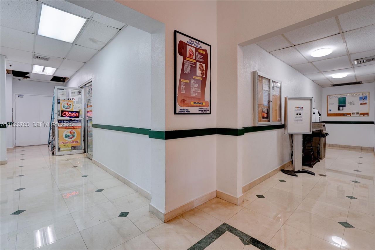 1301 NE Miami Gardens Dr, Unit 1226W, Miami, FL 33179 Photo