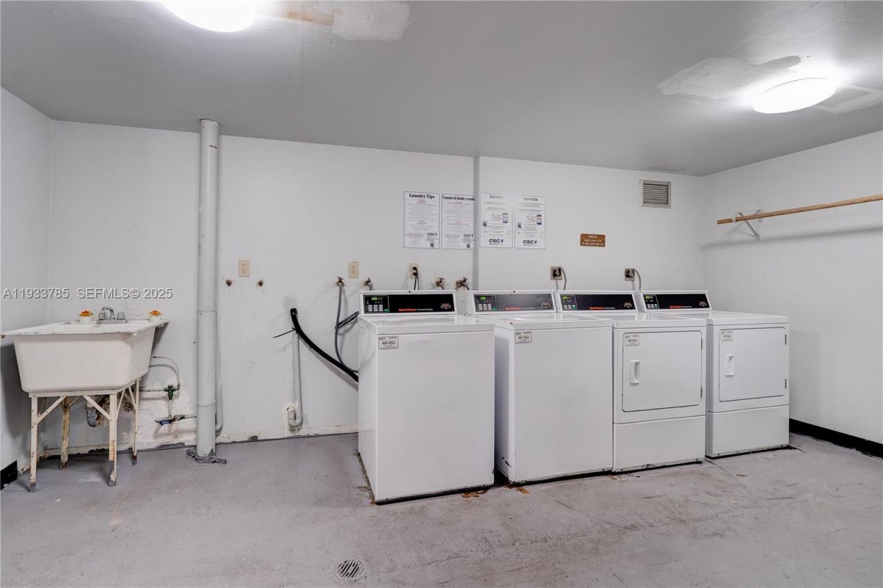 1301 NE Miami Gardens Dr, Unit 1226W, Miami, FL 33179 Photo