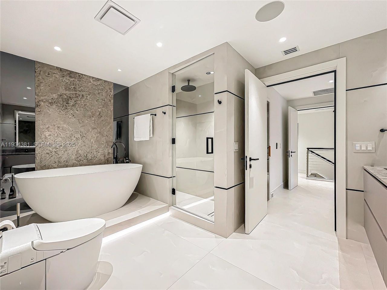 3501 N Ocean Dr, Unit V5, Hollywood, FL 33019 Photo