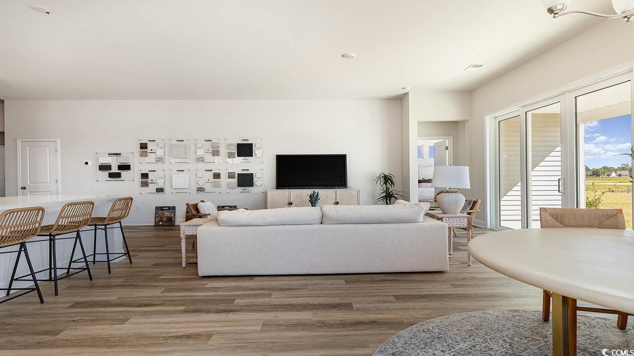 399 Clear Lake Dr. Photo 17