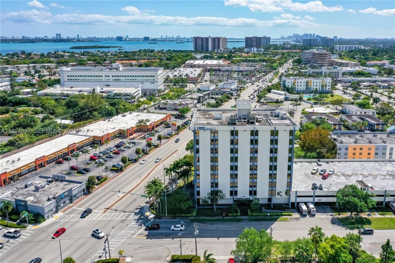 12550 Biscayne Blvd, Unit 902, North Miami, FL 33181 Photo