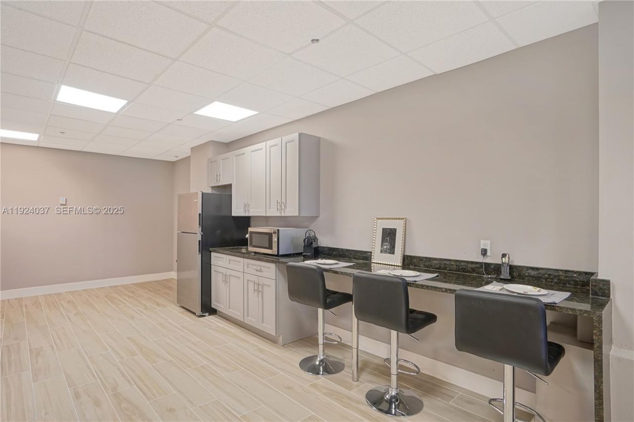 12550 Biscayne Blvd, Unit 902, North Miami, FL 33181 Photo