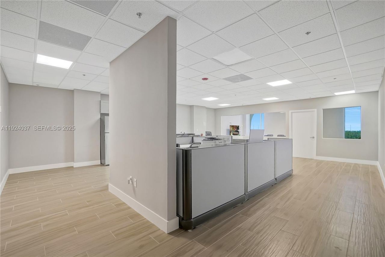 12550 Biscayne Blvd, Unit 902, North Miami, FL 33181 Photo