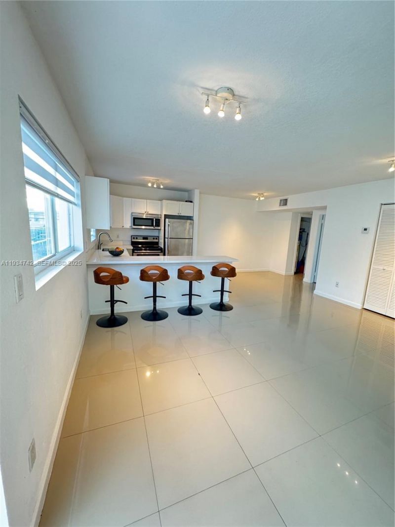 8035 Crespi Blvd , Unit 13, Miami Beach, FL 33141 Photo