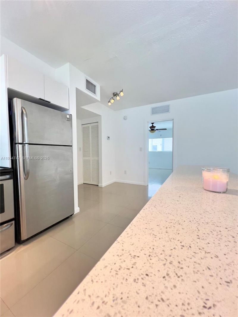 8035 Crespi Blvd , Unit 13, Miami Beach, FL 33141 Photo