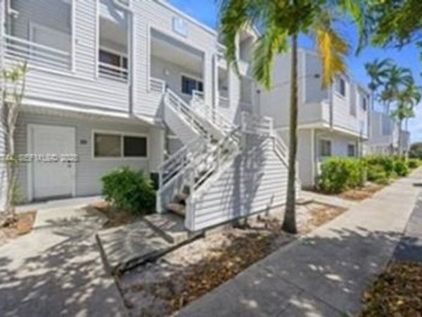 3425 NW 44th St, Unit 204, Oakland Park, FL 33309